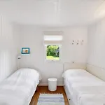 Cosy Classic With A Covered Terrace And Large Natural Plot Just A Few Minutes Walk From The Family-friendly Ahl * Ebeltoft
