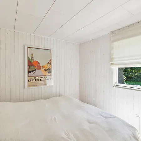 Cosy Classic With A Covered Terrace And Large Natural Plot Just A Few Minutes Walk From The Family-friendly Ahl * Ebeltoft