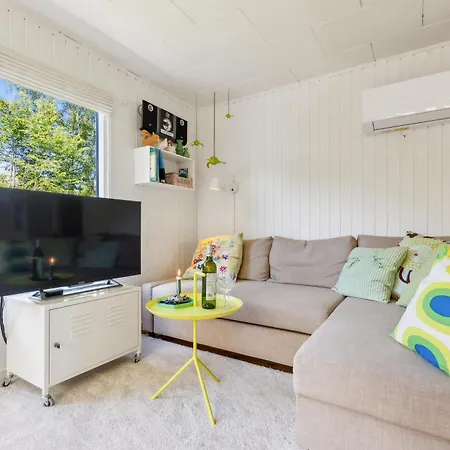 Cosy Classic With A Covered Terrace And Large Natural Plot Just A Few Minutes Walk From The Family-friendly Ahl